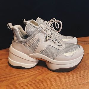 Michael Kors “Olympia” Sneaker Gold